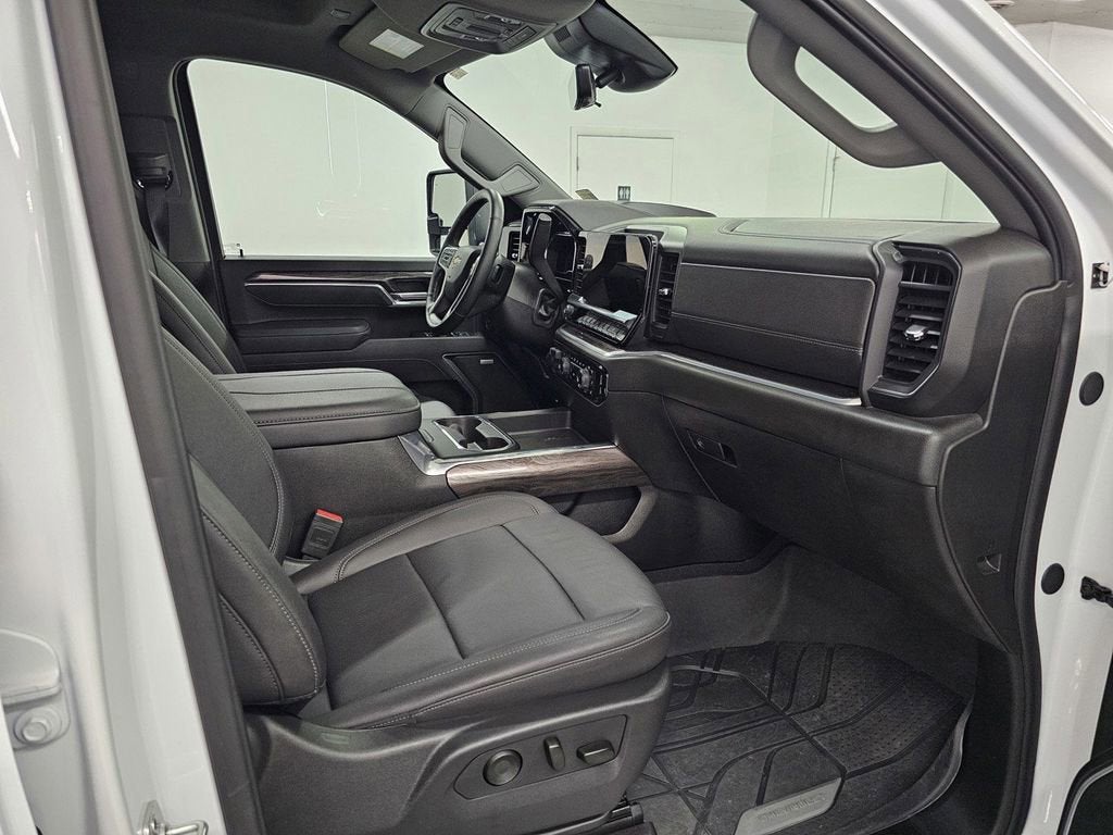 2025 Chevrolet Silverado 3500 HD LTZ