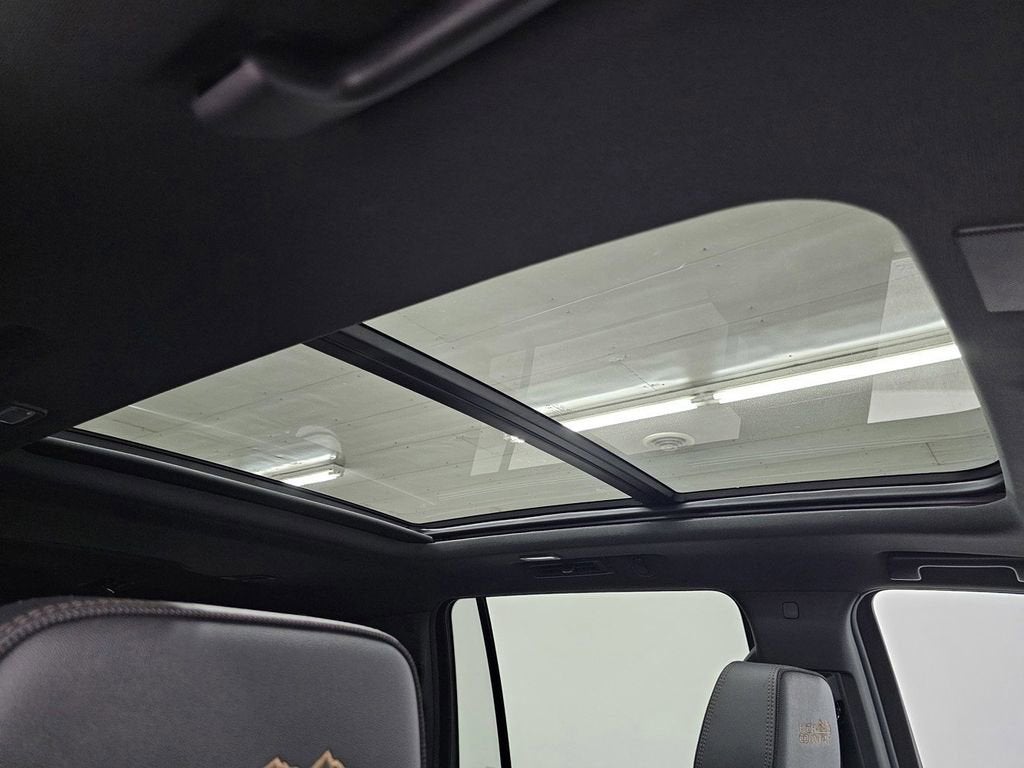2025 Chevrolet Suburban High Country