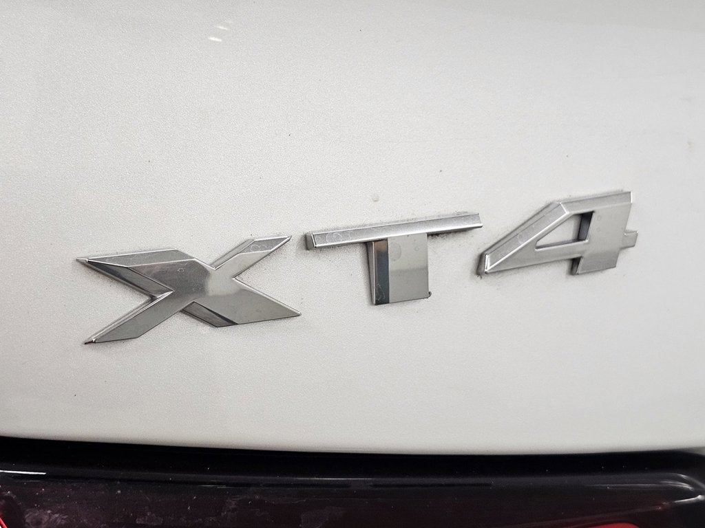 2023 Cadillac XT4 AWD Premium Luxury