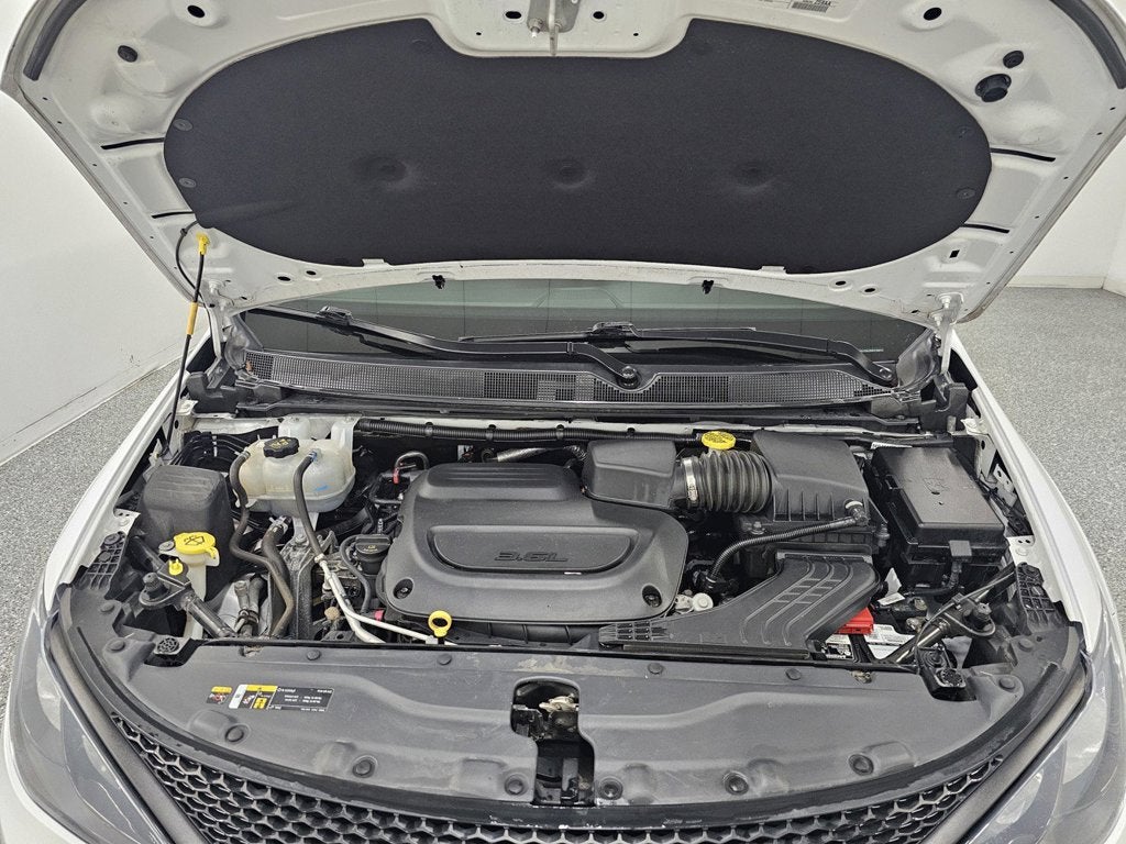 2024 Chrysler Voyager LX