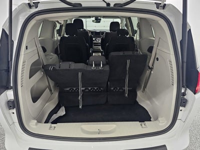 2024 Chrysler Voyager LX