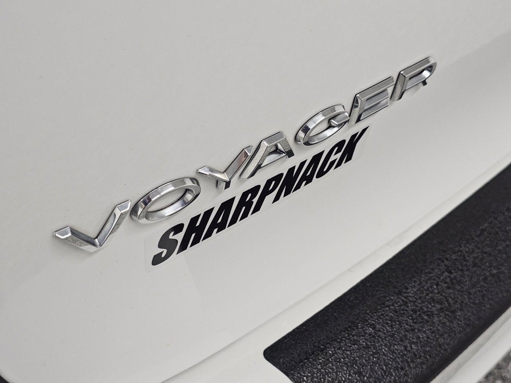 2024 Chrysler Voyager LX