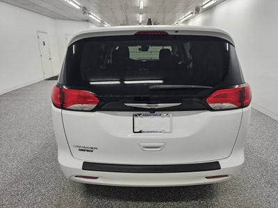 2024 Chrysler Voyager LX