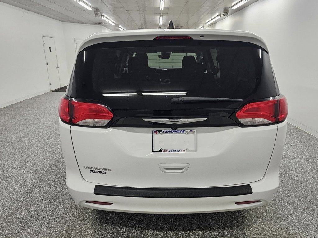2024 Chrysler Voyager LX