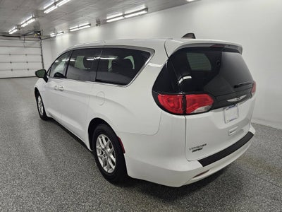 2024 Chrysler Voyager LX