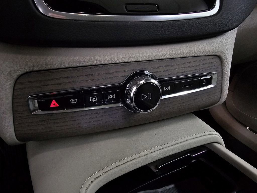 2025 Volvo XC90 Plug-In Hybrid Ultra