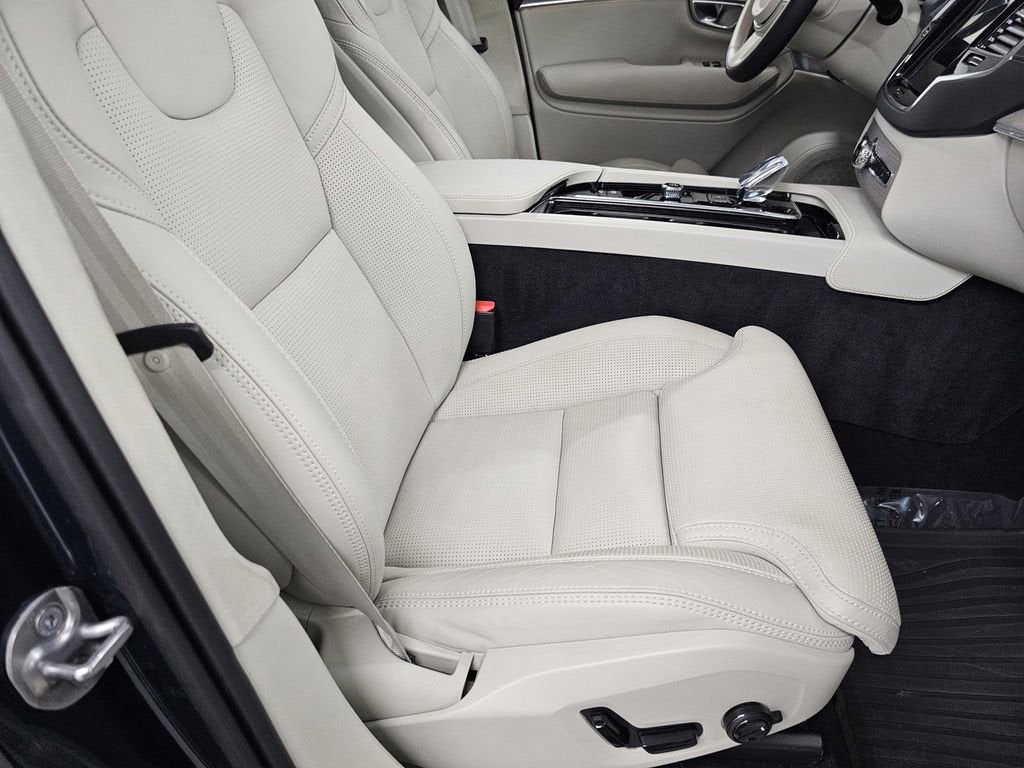 2025 Volvo XC90 Plug-In Hybrid Ultra